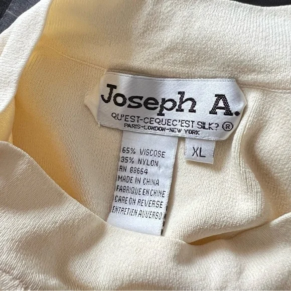 Stunning JOSEPH A. Ecru Qu'est ce que c'est silk? Short Sleeve Sweater - Picture 5 of 5